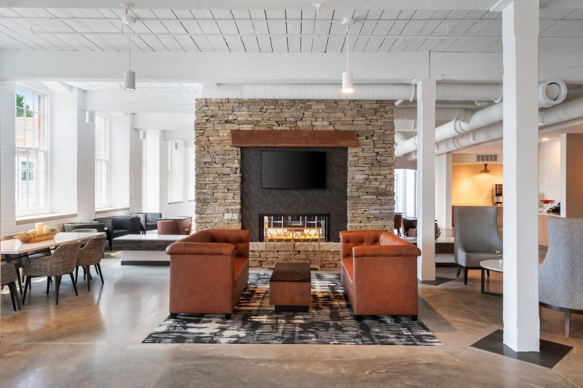 Fairfield Inn & Suites Madison Historic Eagle Cotton Mill מראה חיצוני תמונה