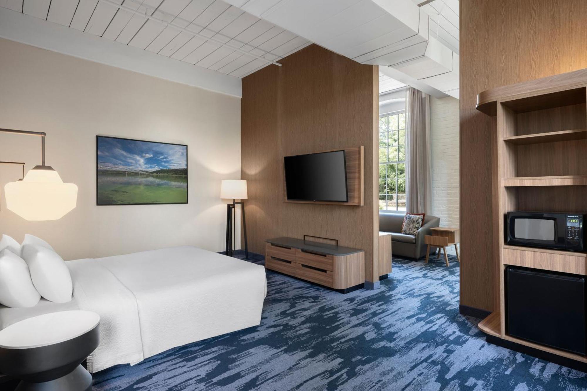 Fairfield Inn & Suites Madison Historic Eagle Cotton Mill מראה חיצוני תמונה