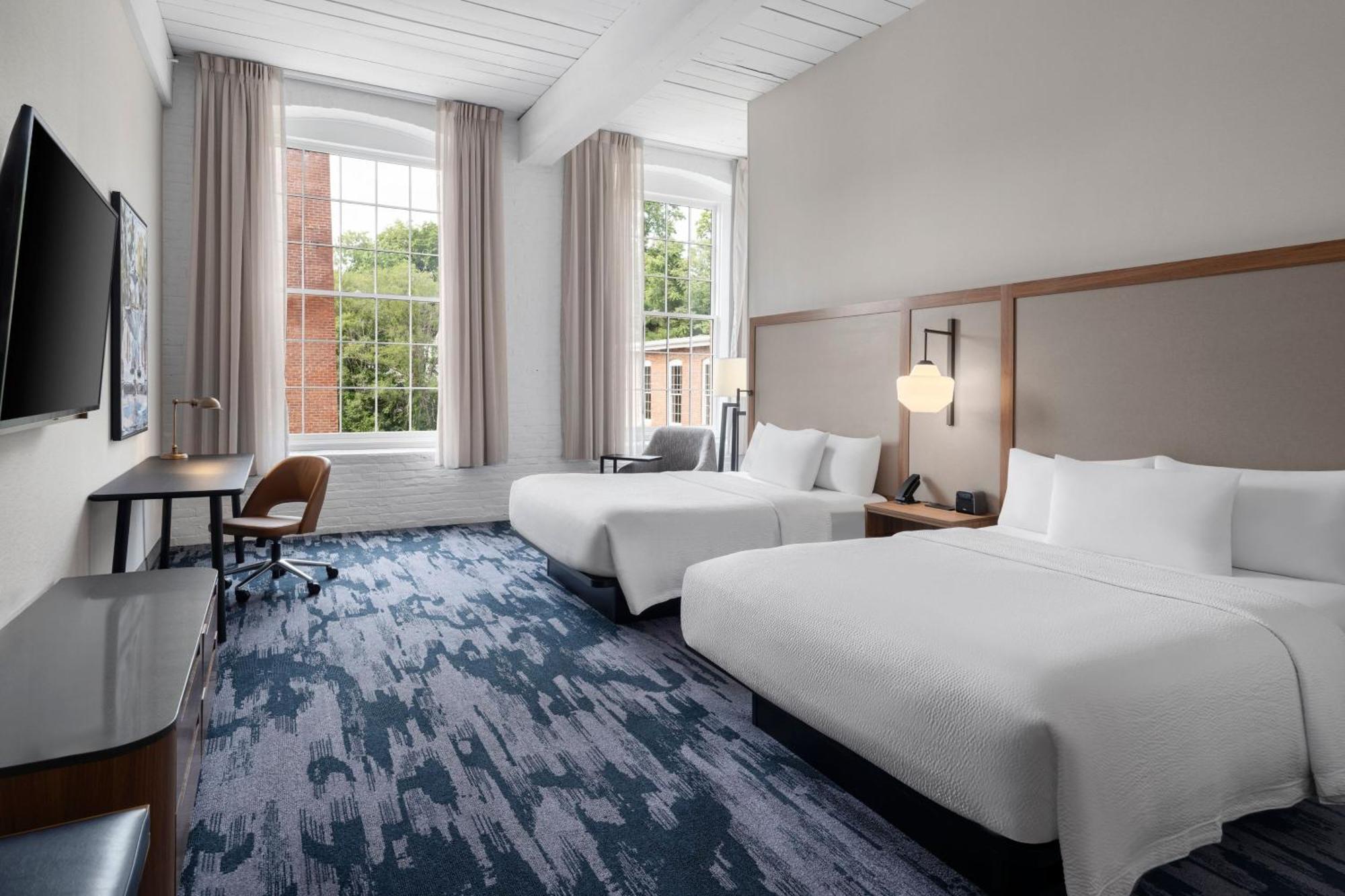 Fairfield Inn & Suites Madison Historic Eagle Cotton Mill מראה חיצוני תמונה